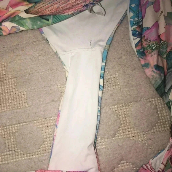 Bebe pastel tropical print bikini - Picture 4 of 5